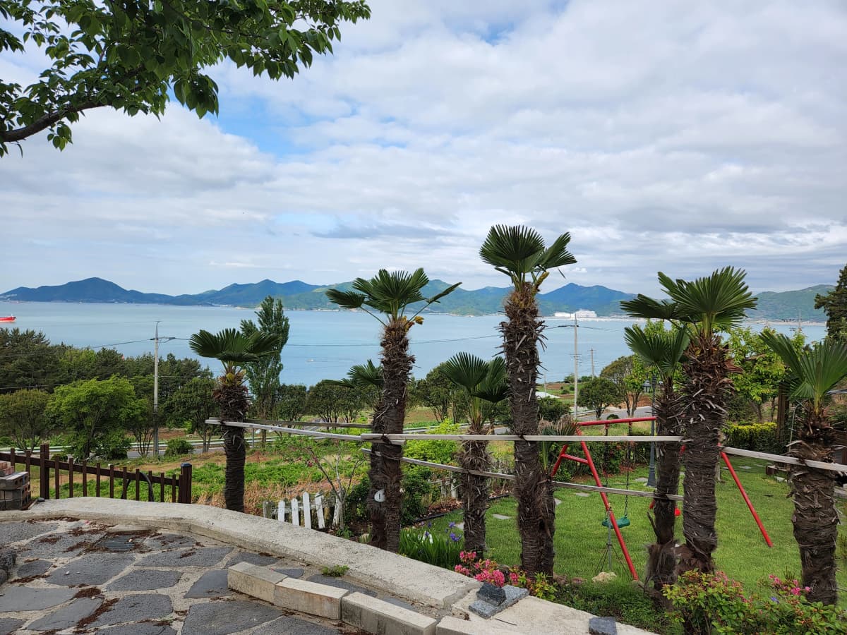 하늘빛바다펜션 봄 아침 어느 봄날