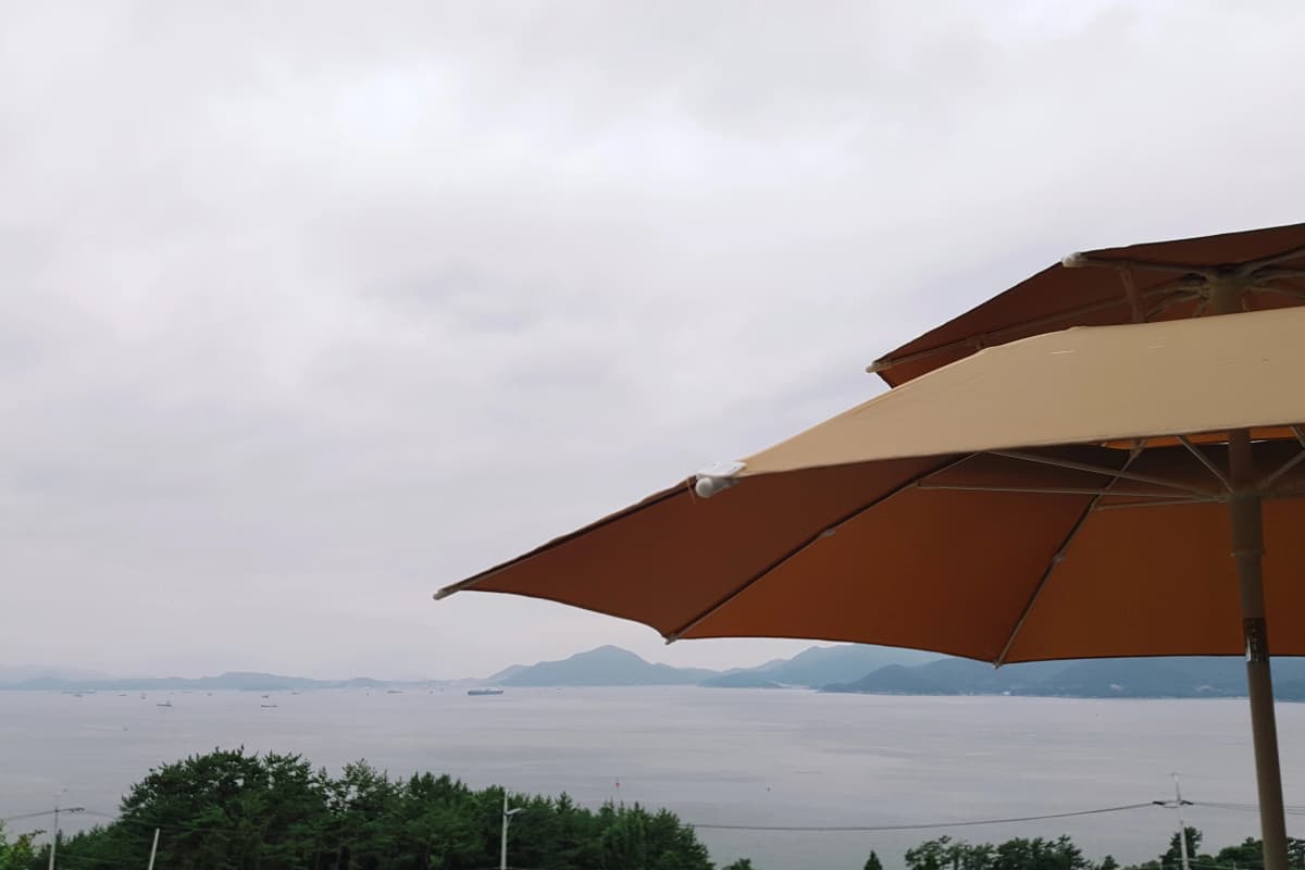 하늘빛바다펜션 여름 저녁 흐린 어느 오후